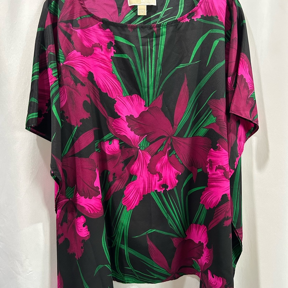 Michael Kors Black and Pink Floral Short Sleeve caftan top LN